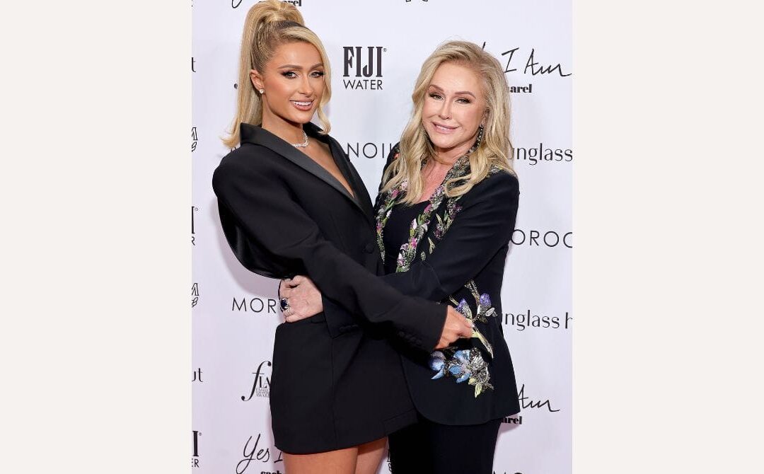 Paris Hilton n&rsquo;a pas dit à sa mère qu&rsquo;elle avait un bébé pendant une semaine.
